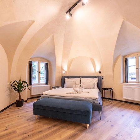 Prague Locals Monastery Apartments エクステリア 写真