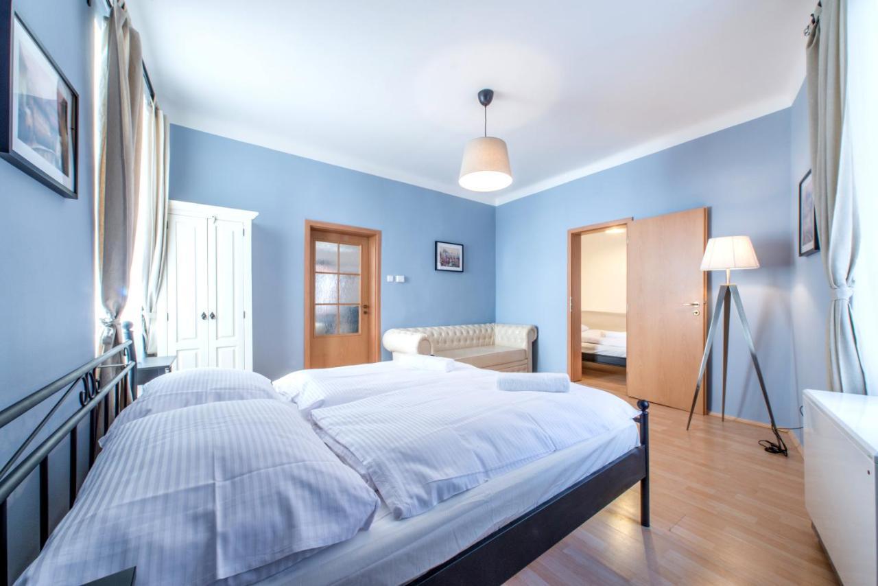 Prague Locals Monastery Apartments エクステリア 写真