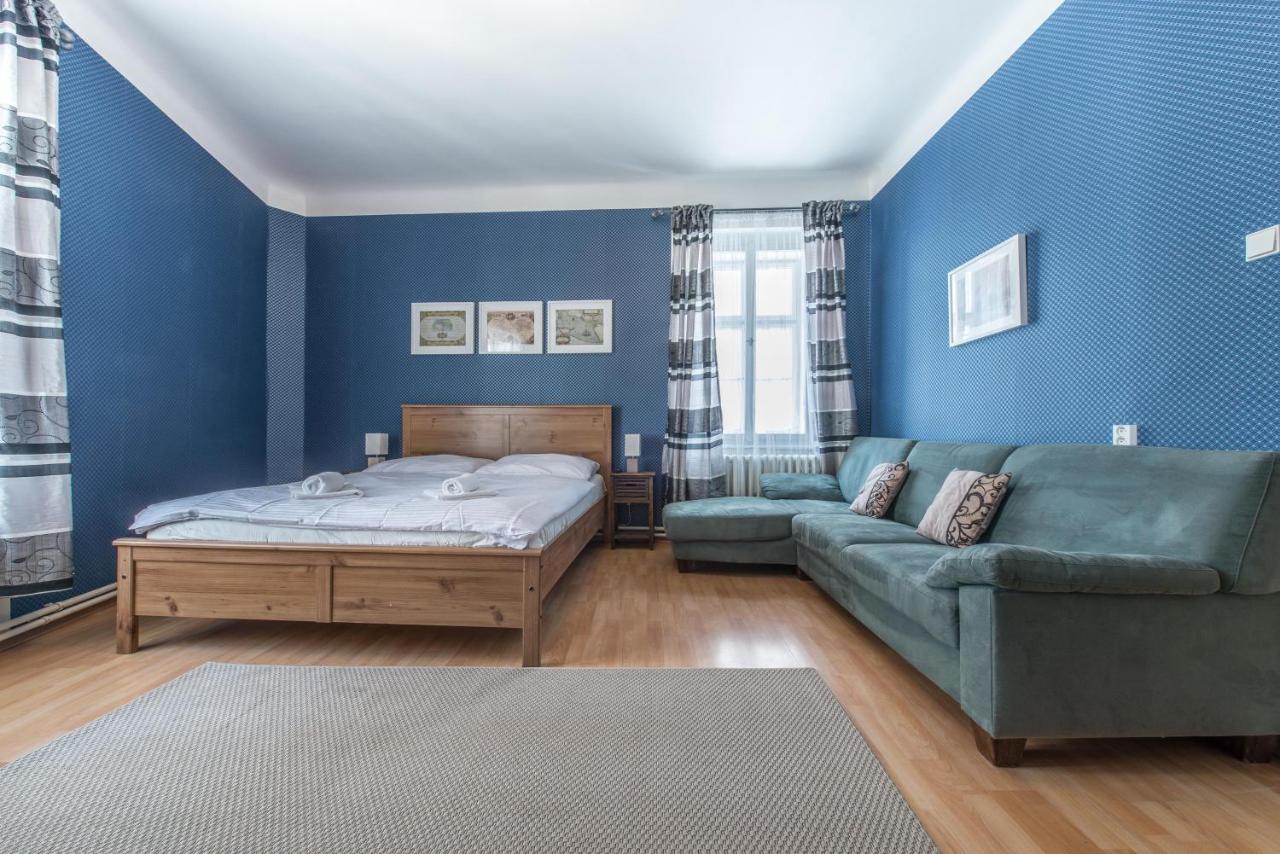 Prague Locals Monastery Apartments エクステリア 写真