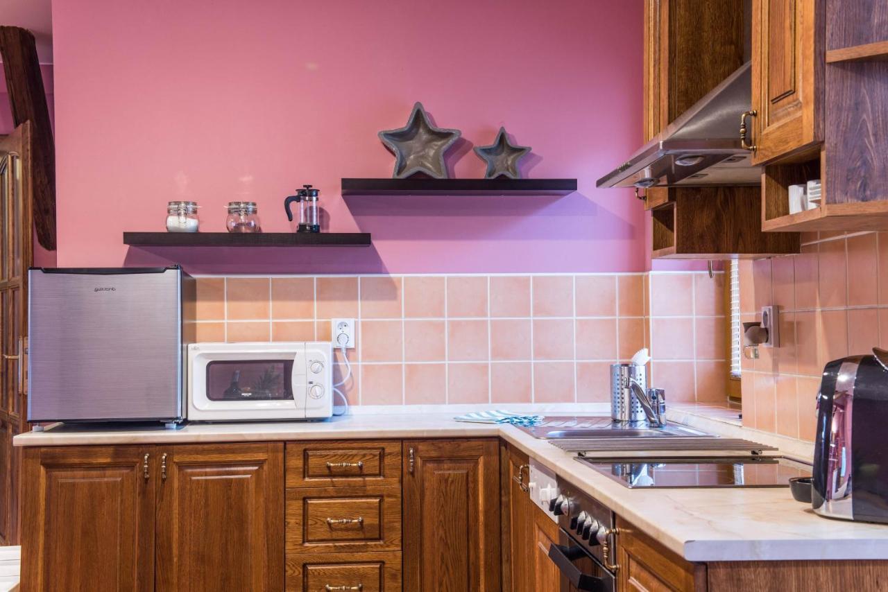 Prague Locals Monastery Apartments エクステリア 写真