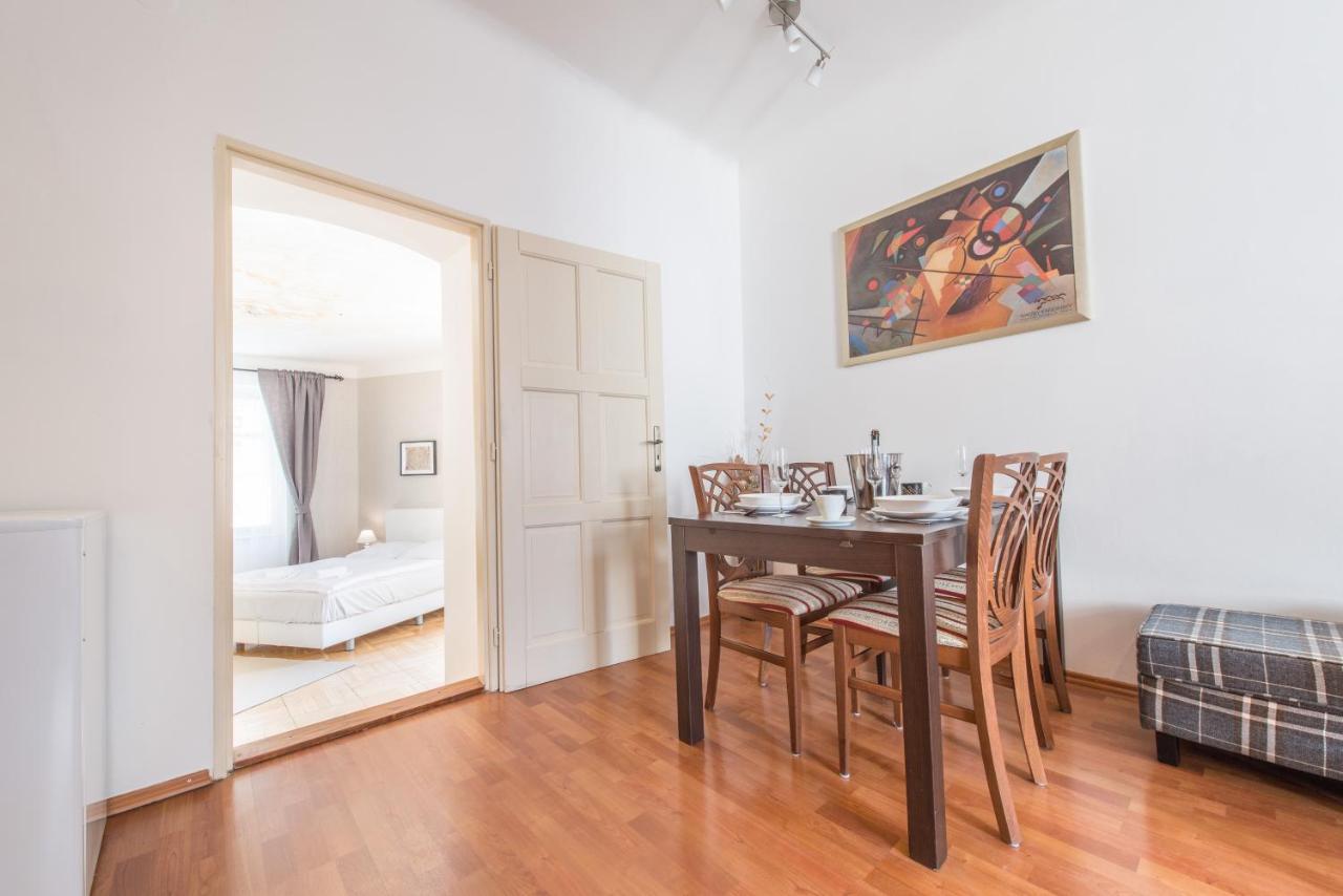 Prague Locals Monastery Apartments エクステリア 写真