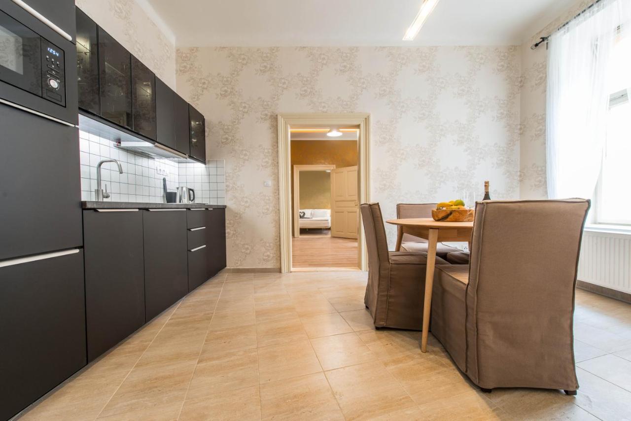 Prague Locals Monastery Apartments エクステリア 写真