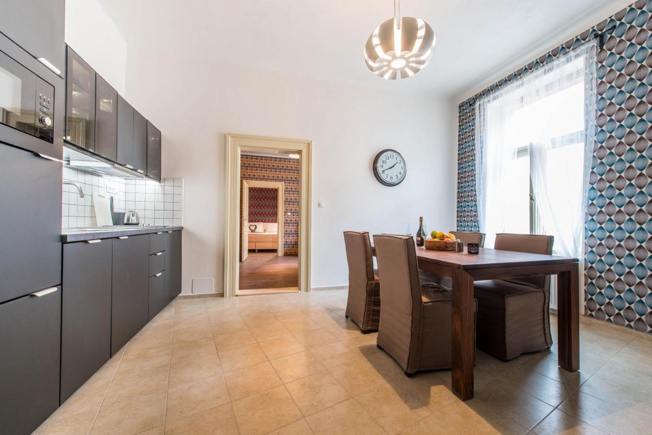 Prague Locals Monastery Apartments エクステリア 写真