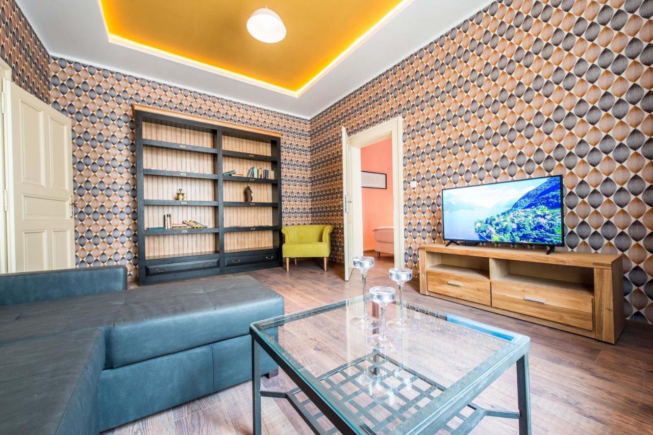 Prague Locals Monastery Apartments エクステリア 写真