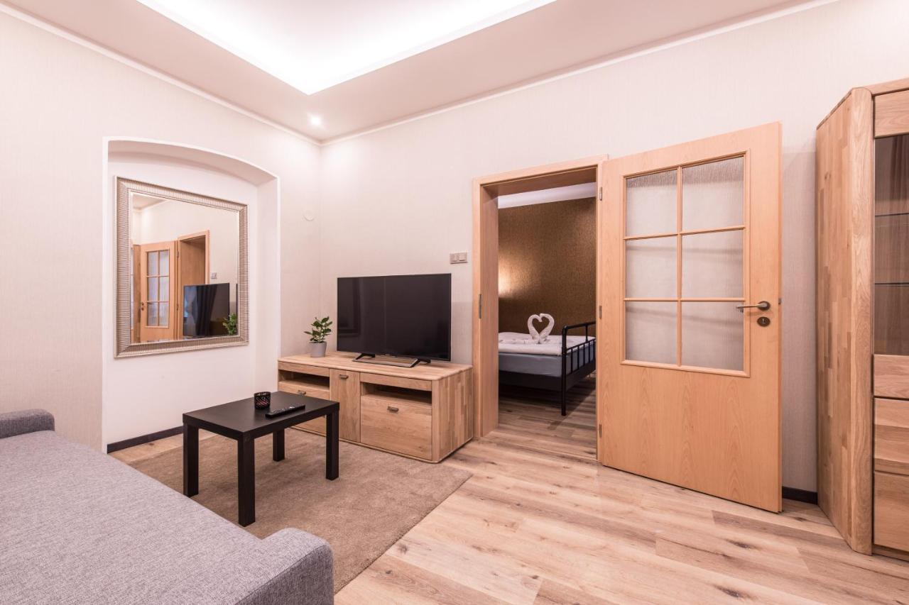 Prague Locals Monastery Apartments エクステリア 写真
