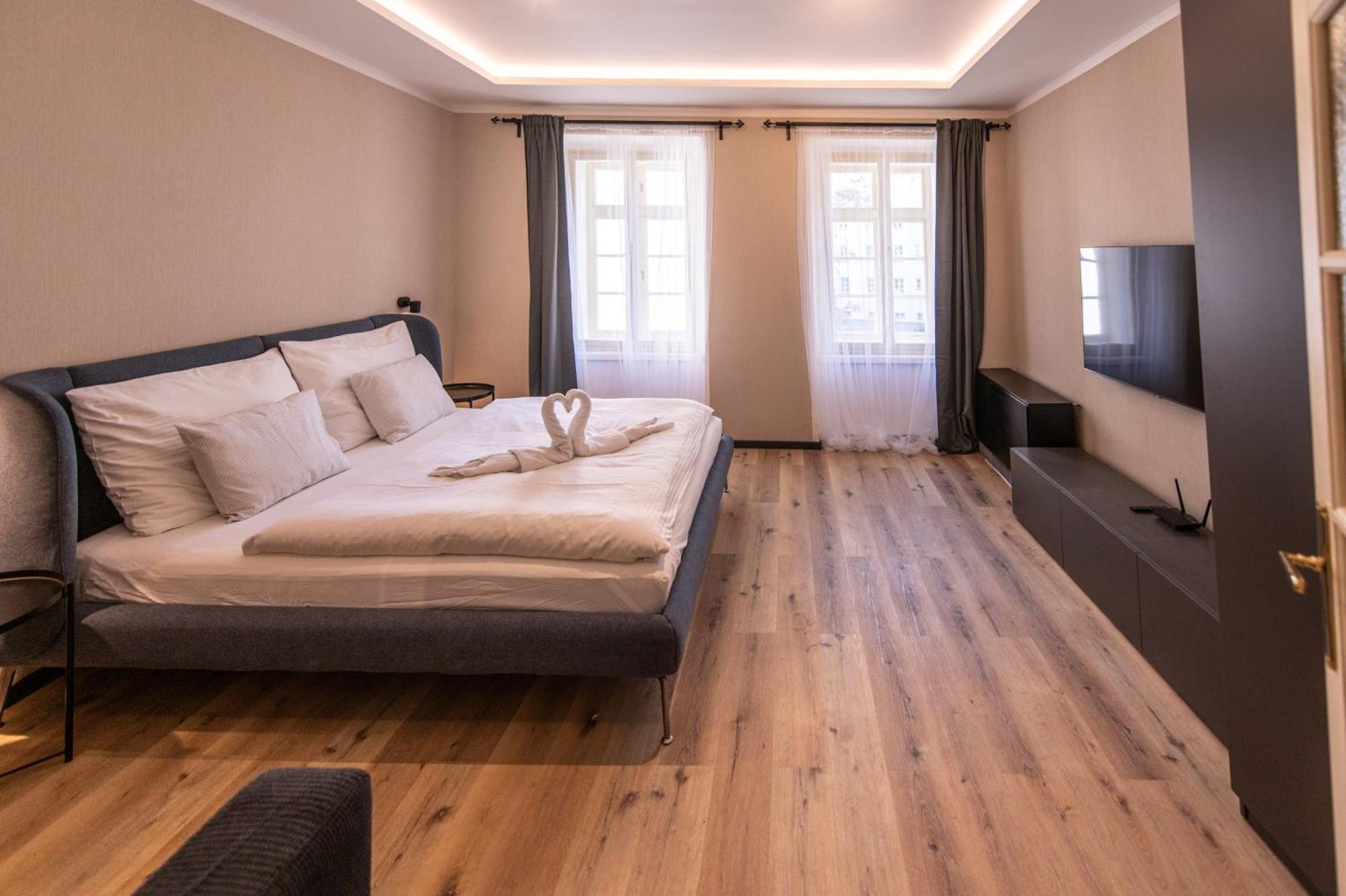 Prague Locals Monastery Apartments エクステリア 写真