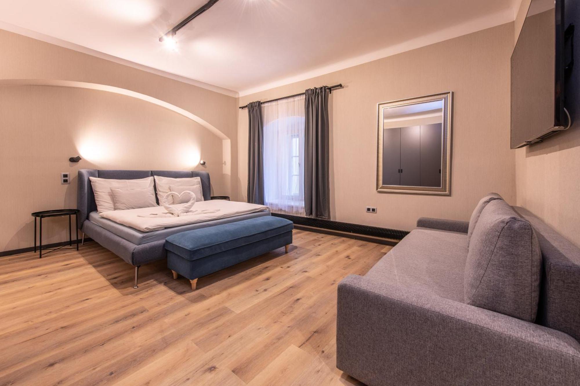 Prague Locals Monastery Apartments エクステリア 写真