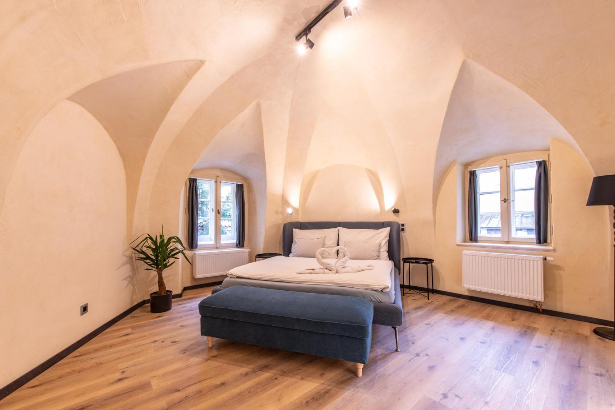 Prague Locals Monastery Apartments エクステリア 写真