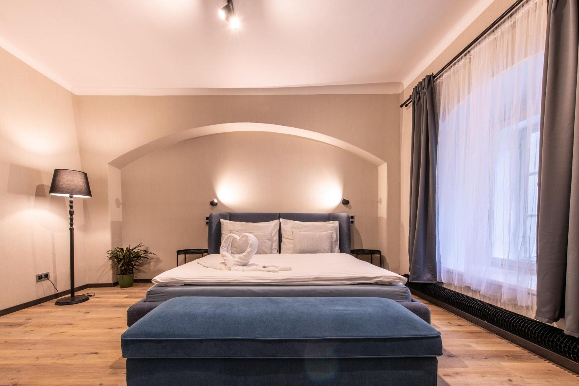 Prague Locals Monastery Apartments エクステリア 写真