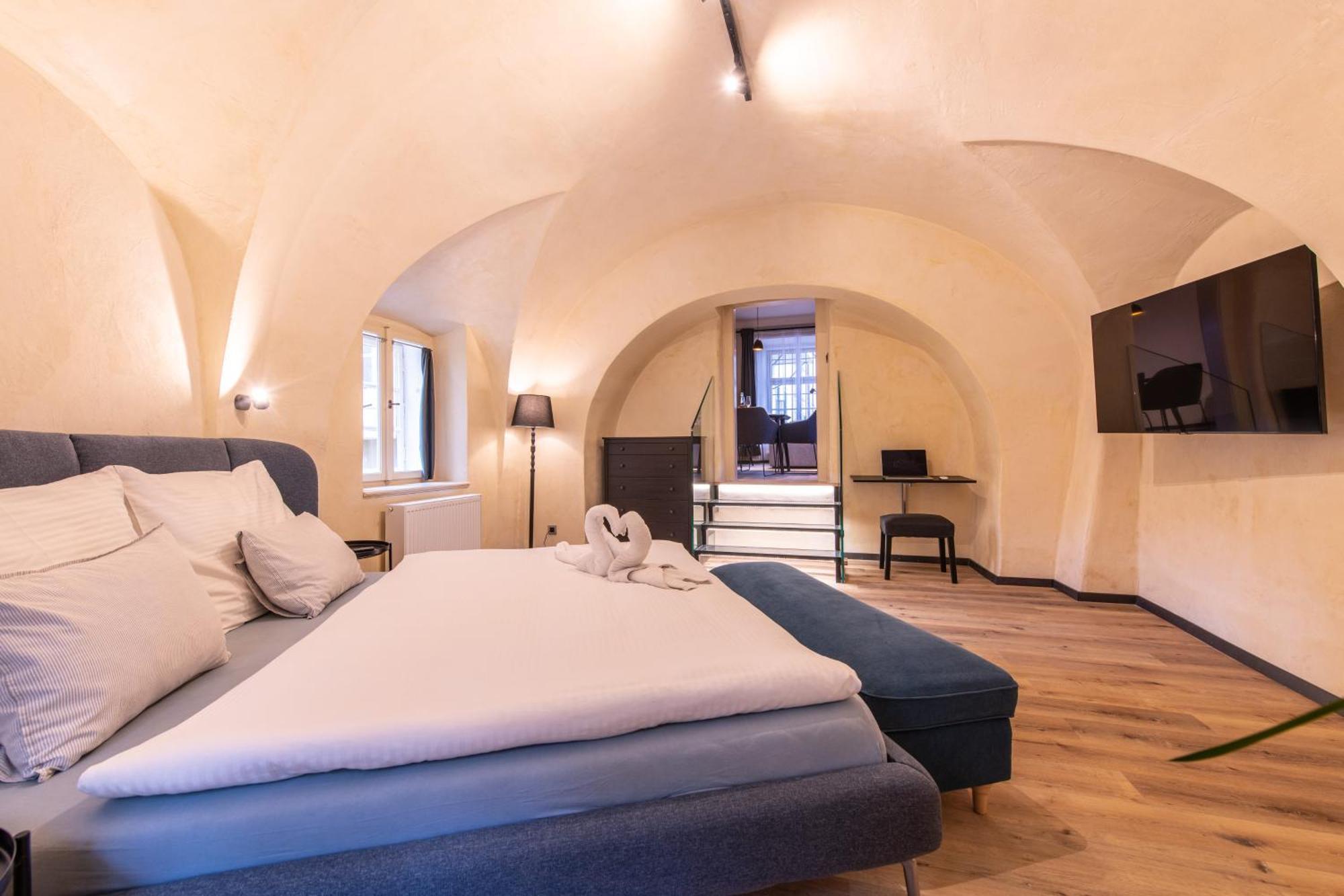 Prague Locals Monastery Apartments エクステリア 写真