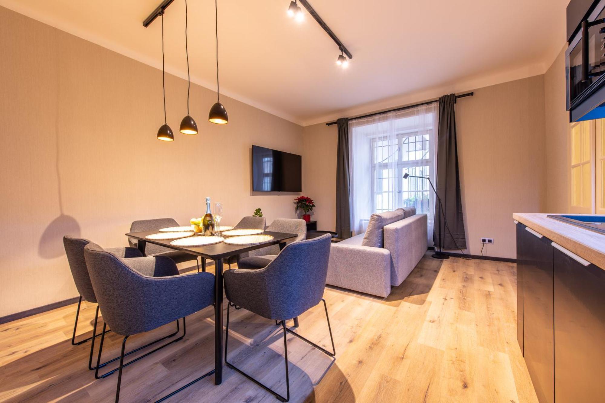 Prague Locals Monastery Apartments エクステリア 写真