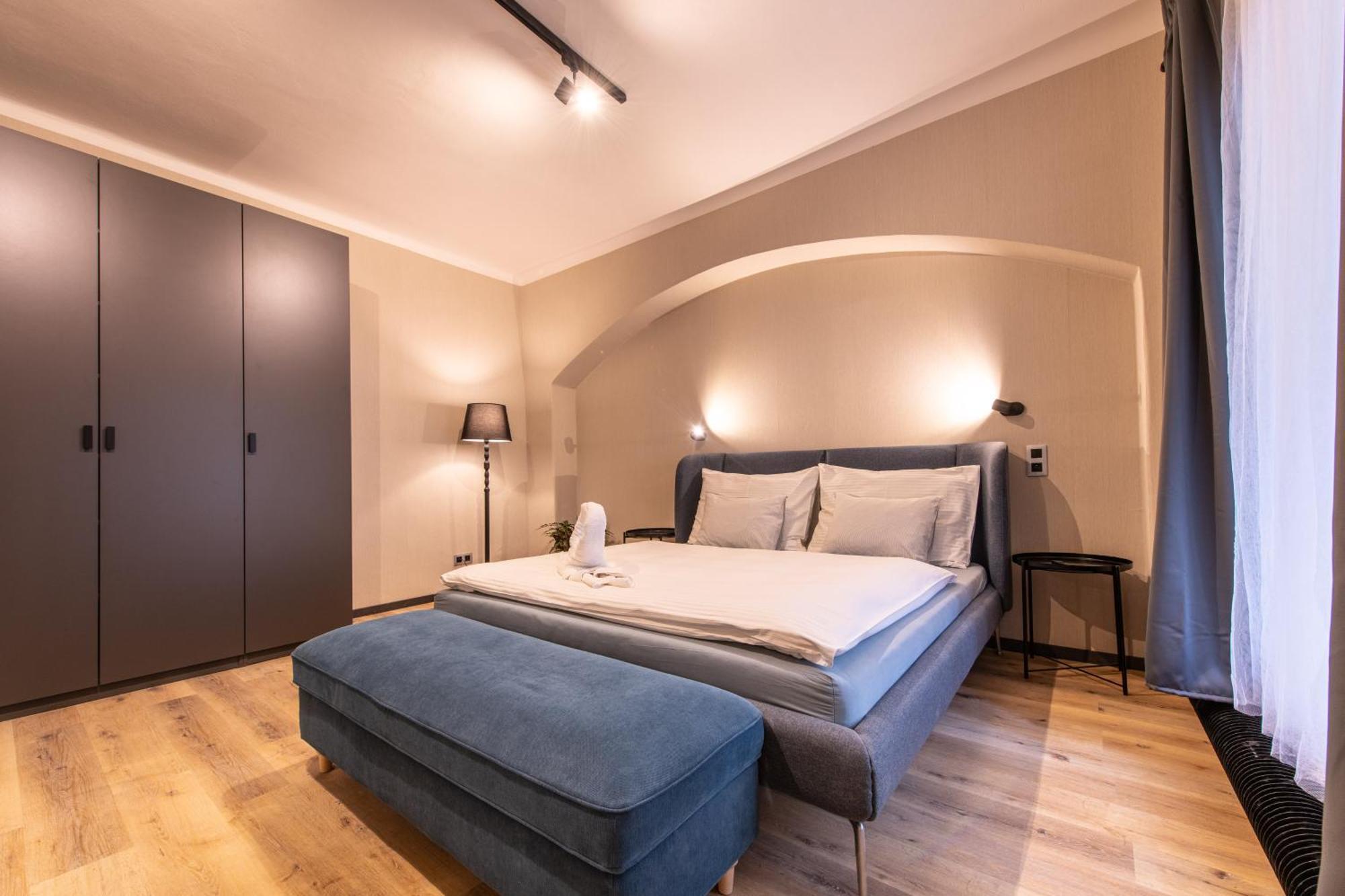 Prague Locals Monastery Apartments エクステリア 写真