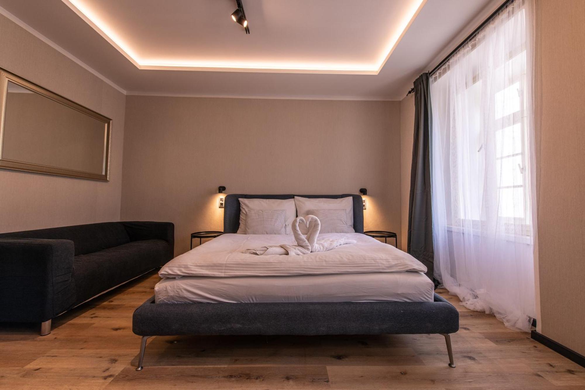 Prague Locals Monastery Apartments エクステリア 写真