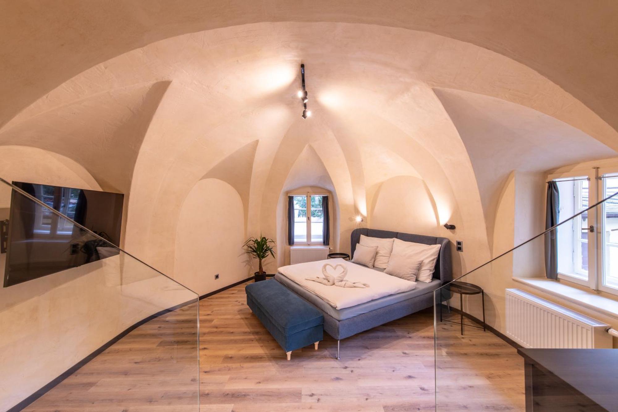 Prague Locals Monastery Apartments エクステリア 写真