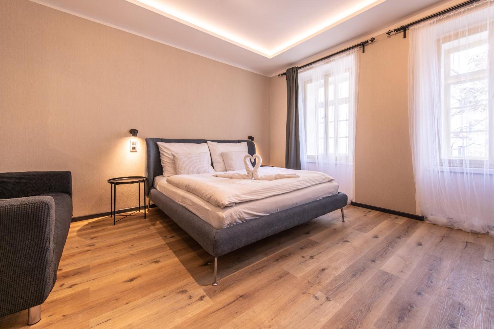 Prague Locals Monastery Apartments エクステリア 写真
