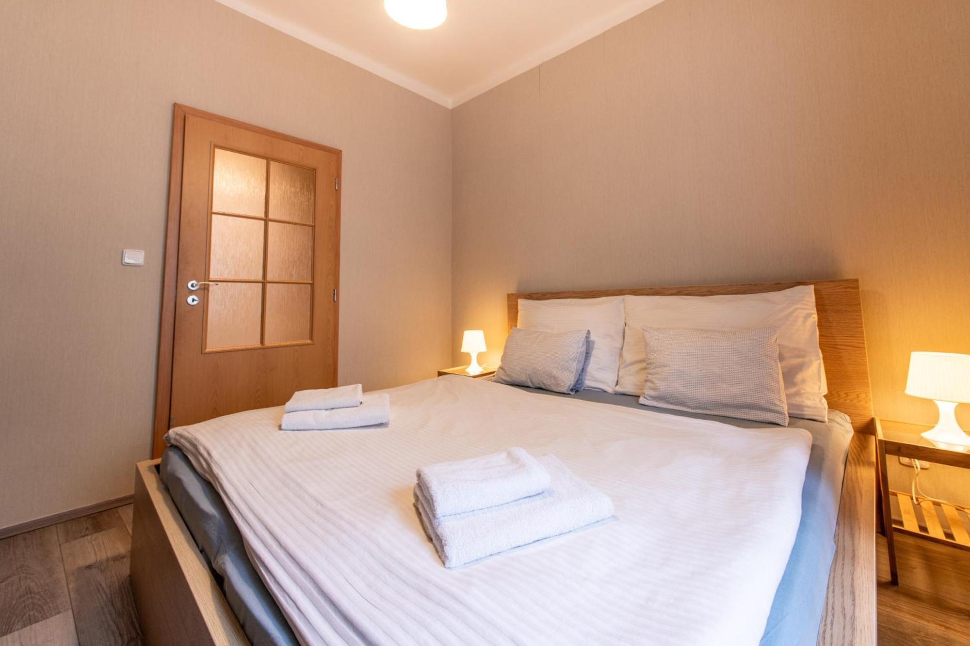 Prague Locals Monastery Apartments エクステリア 写真