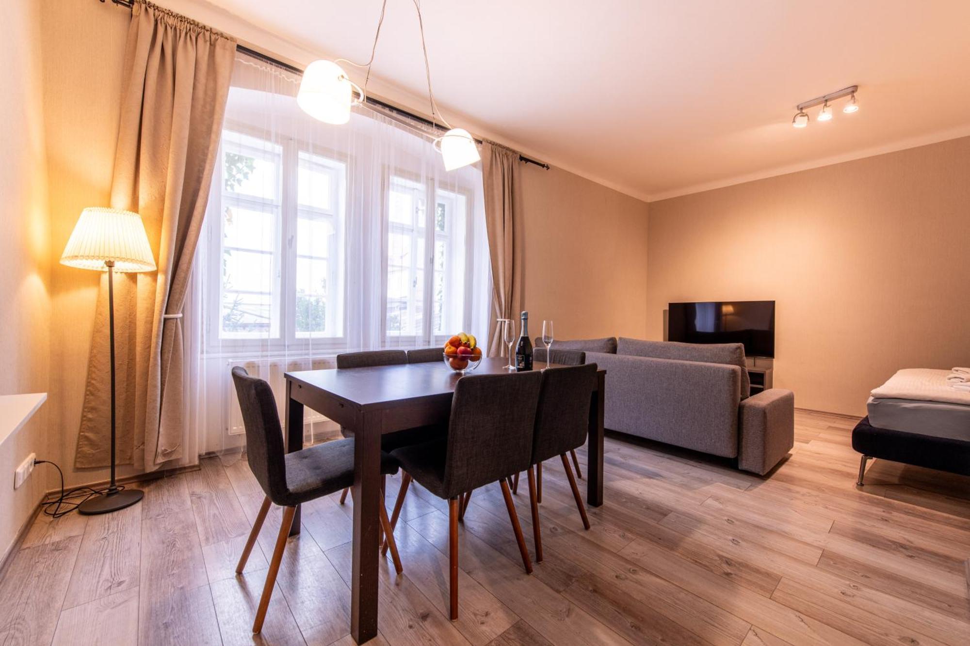 Prague Locals Monastery Apartments エクステリア 写真